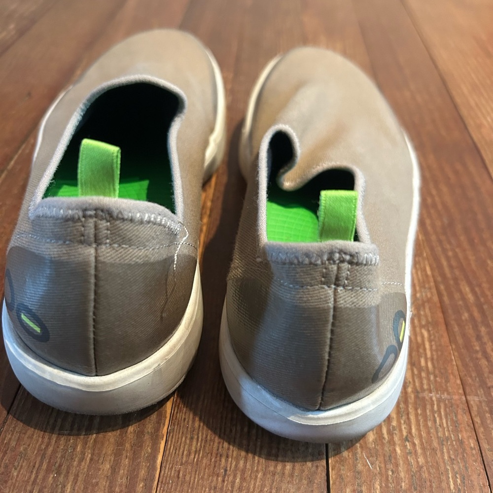OOFOS Women’s Taupe & Black Slip-On Sneakers - Picture 6 of 10